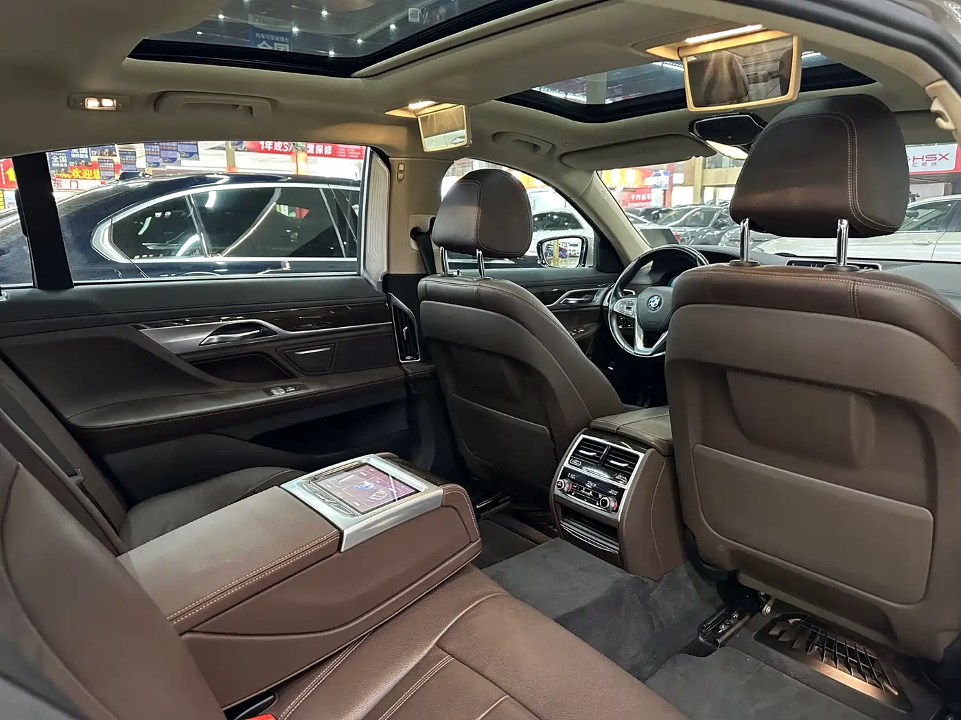 BMW 7 Series 2017 730Li Leading Edition фото 14