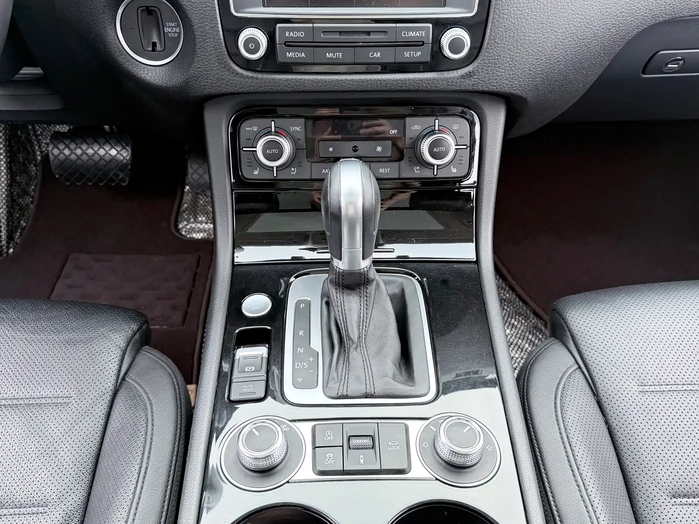 Volkswagen Touareg 2017 3.0TSI Explorer Edition фото 11