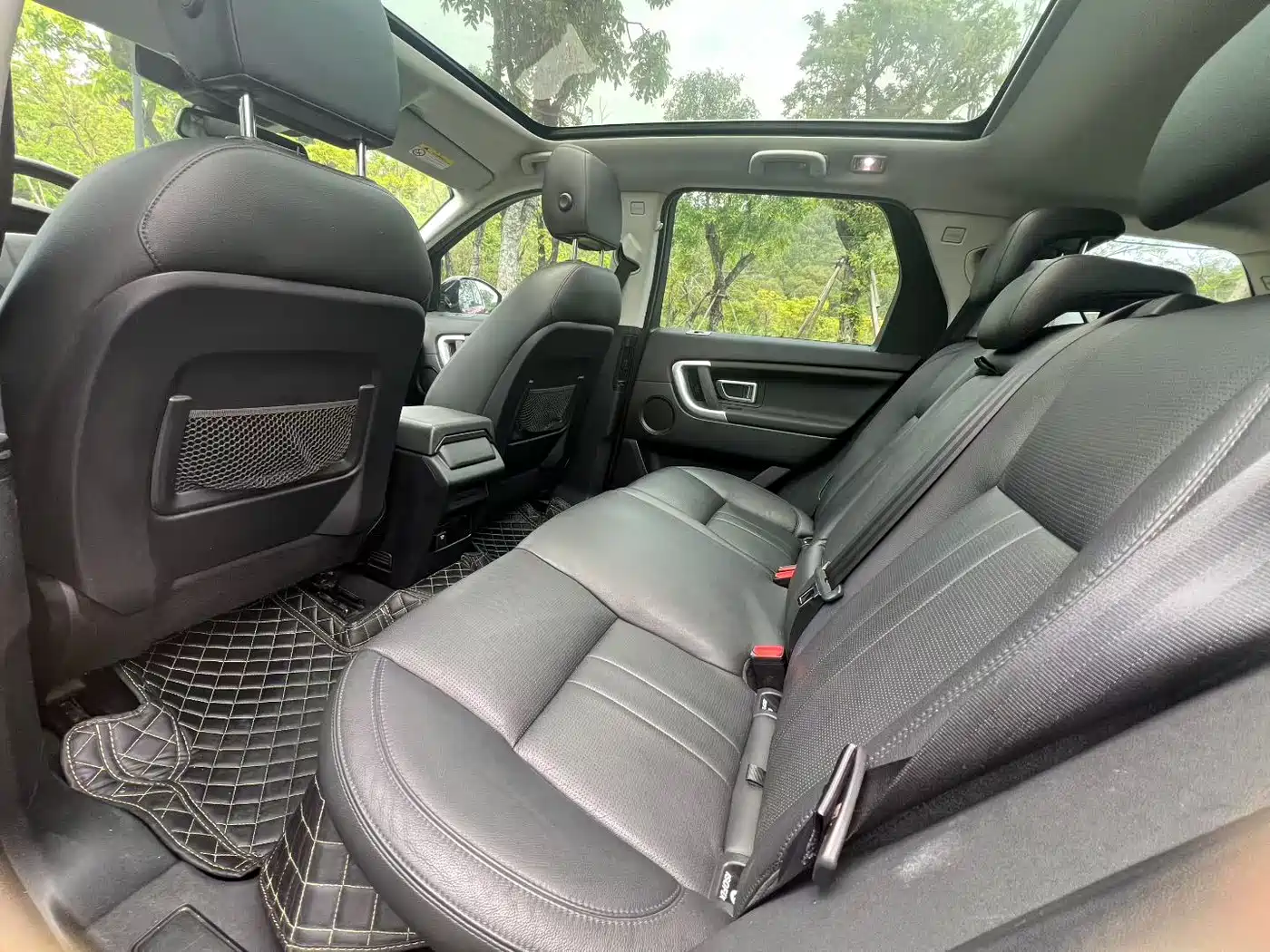 Land Rover Discovery Sport 2018 240PS SE Edition фото 5