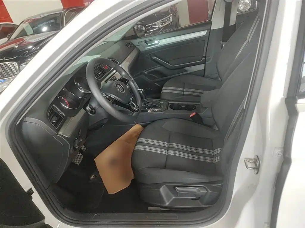 Volkswagen Lamando 2017 230TSI DSG Trend Edition фото 15