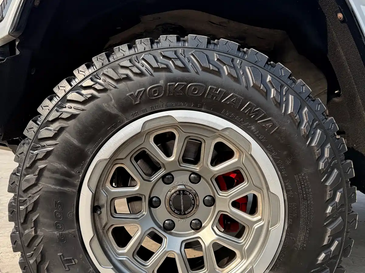 TANK CO CREATION TANK 300