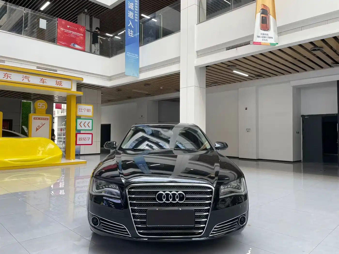 Audi A8 2012 A8L 6.3 FSI W12 quattro фото 2