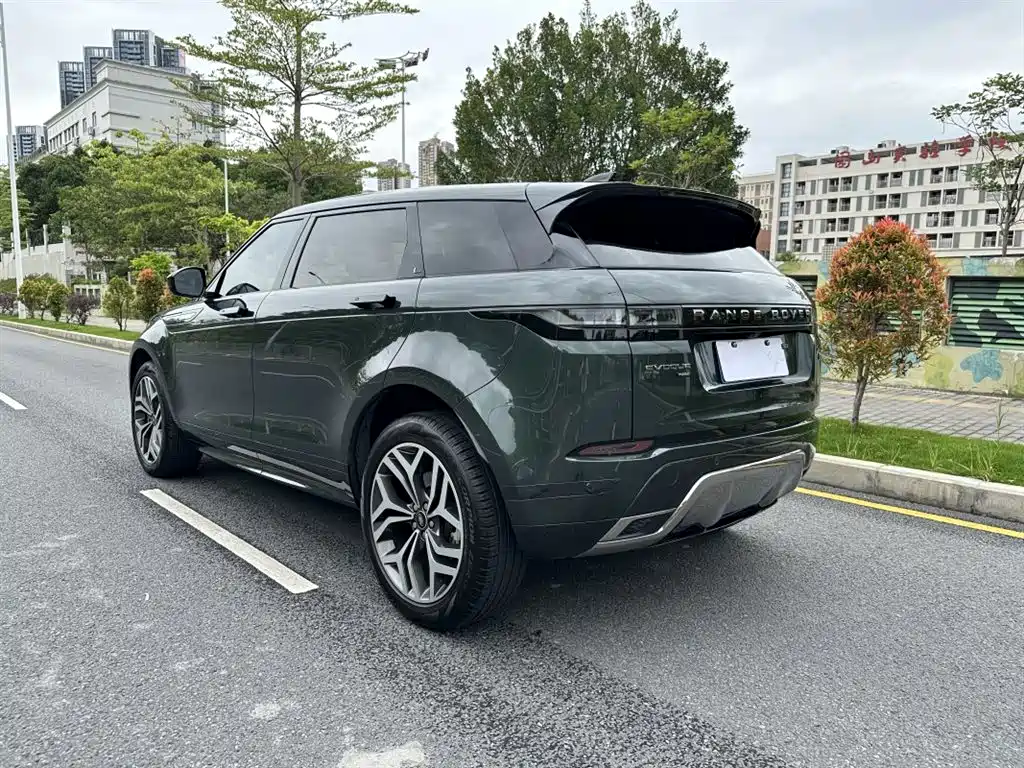 Land Rover Range Rover Evoque 2023 Range Rover Evoque L 249PS Luxury Edition фото 4