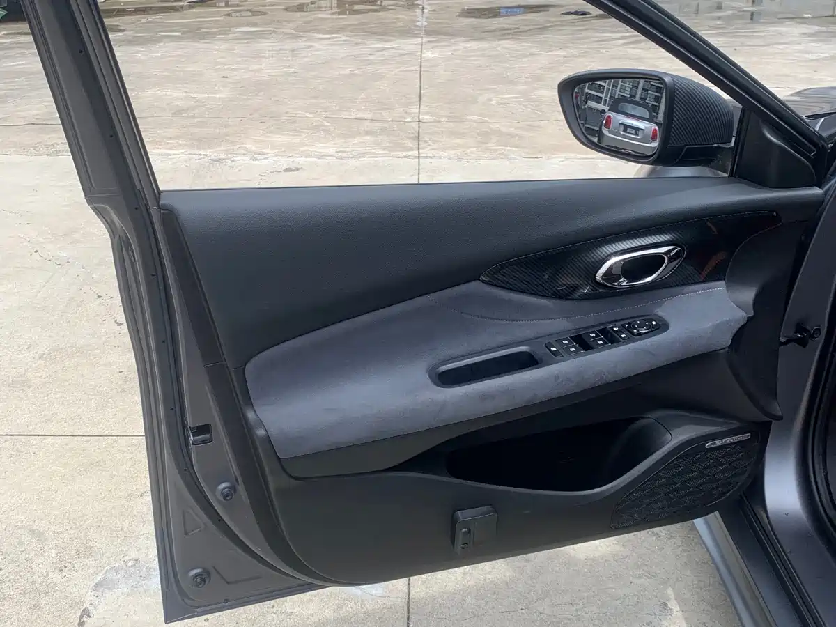 GAC Trumpchi Trumpchi Emkoo 2022 270T DCT J16 R-style Track Edition фото 5