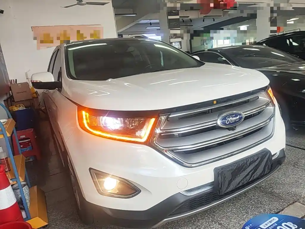 Фото 4 - Ford Edge