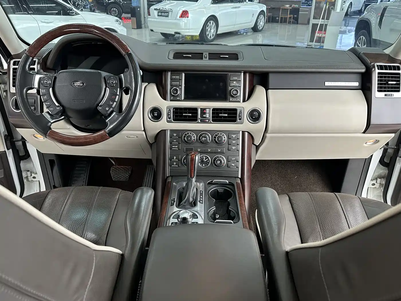 Land Rover Range Rover 2012 5.0 NA V8 фото 12