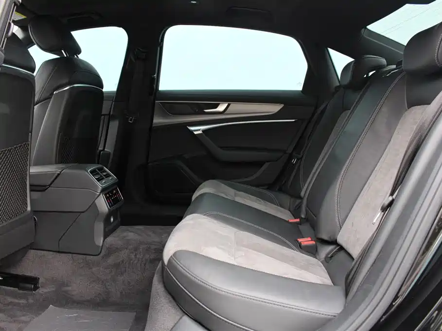 Audi A6L New Energy 2020 55 TFSI e quattro фото 16