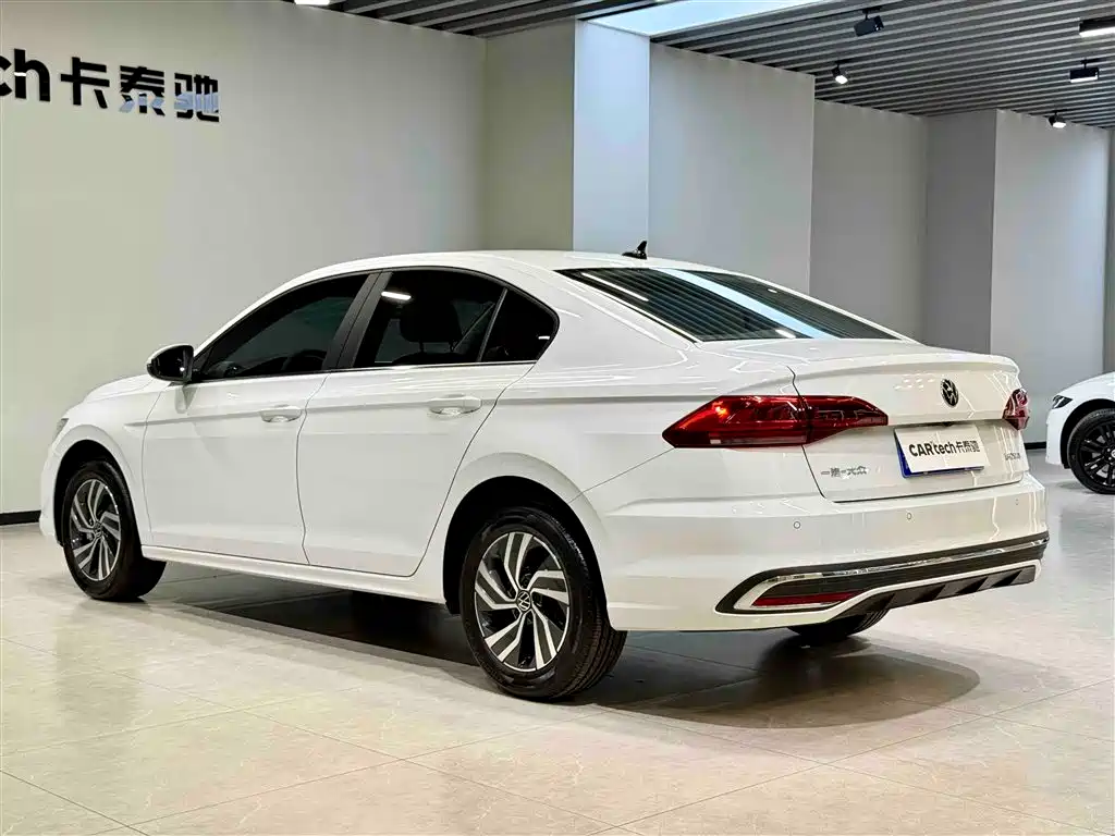 Volkswagen Bora 2025 Facelift 200TSI DSG Navigation Edition фото 6