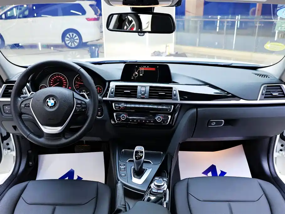 BMW 3 Series 2017 320Li M Sport фото 18