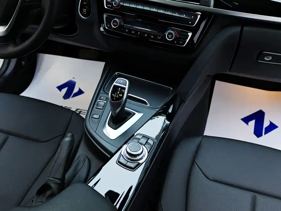 BMW 3 Series 2017 320Li M Sport фото 22