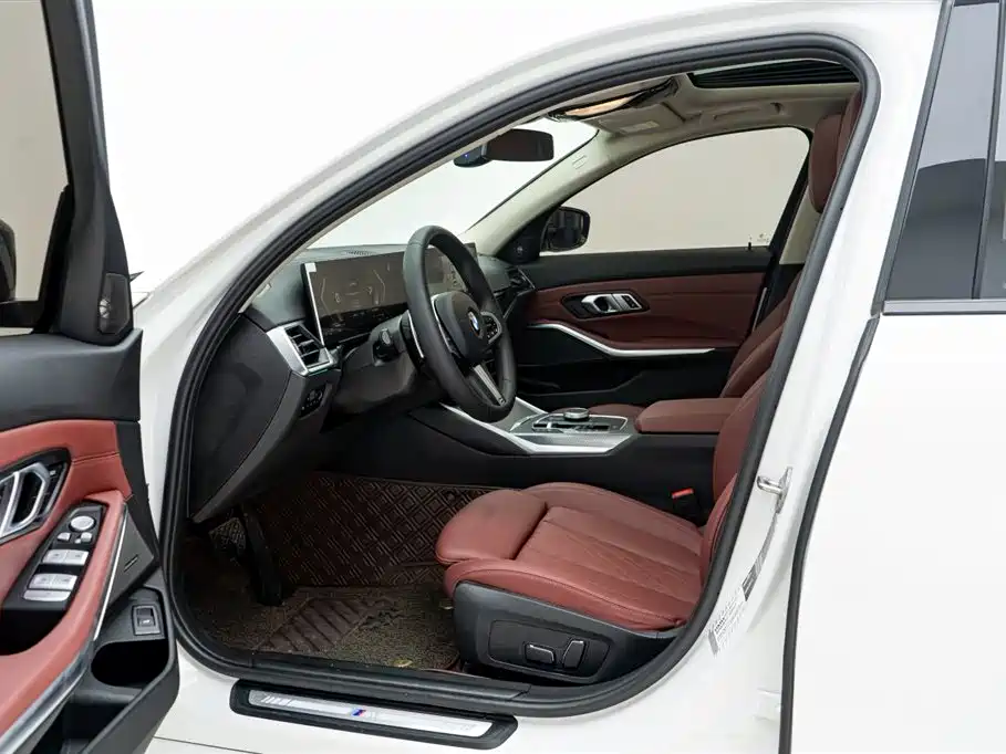 BMW 3 Series 2024 325Li M Sport Shadowline Package фото 17