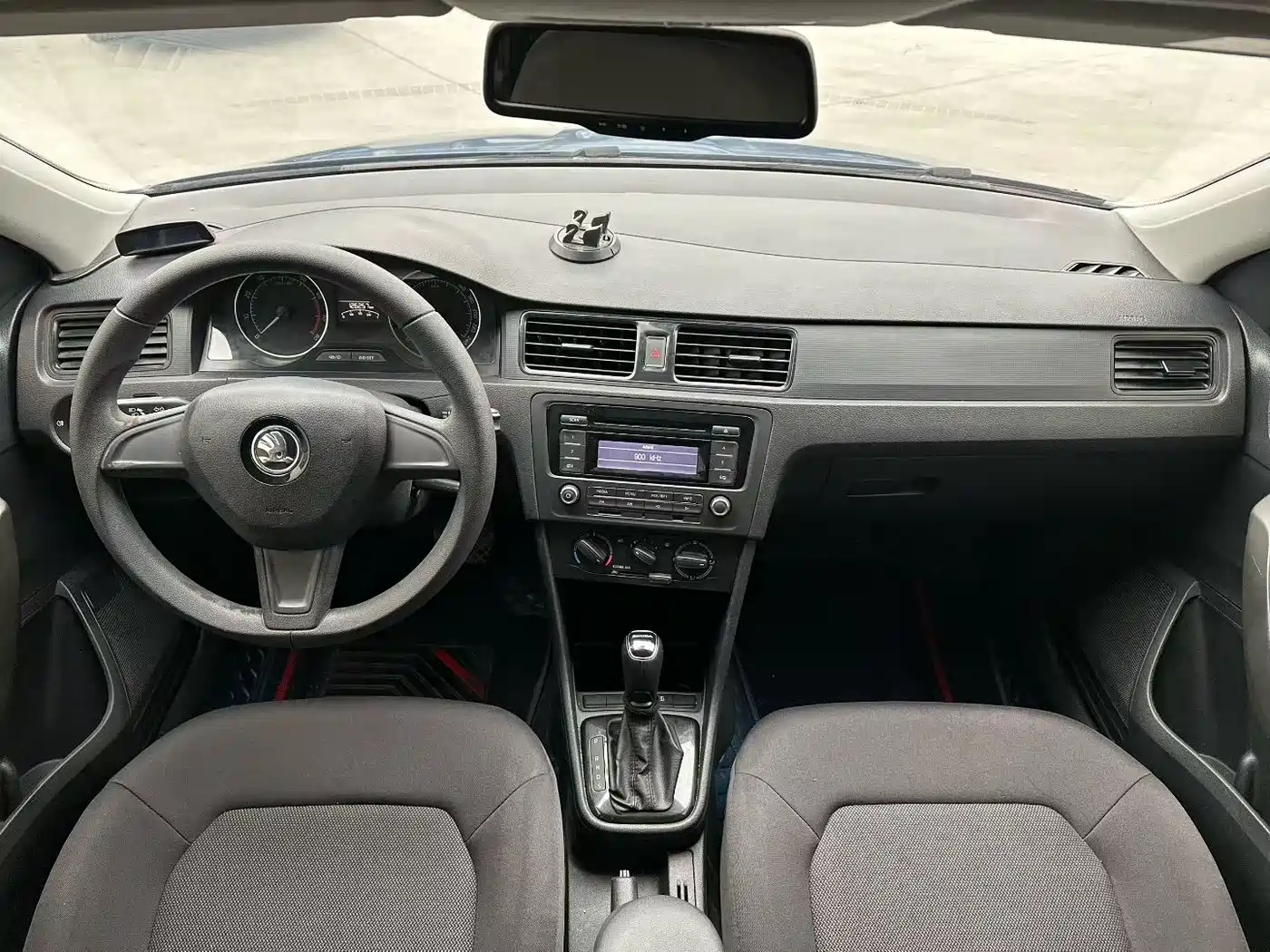 Škoda Skoda Rapid Spaceback 2016 Facelift 1.6L Automatic Forward Edition фото 9