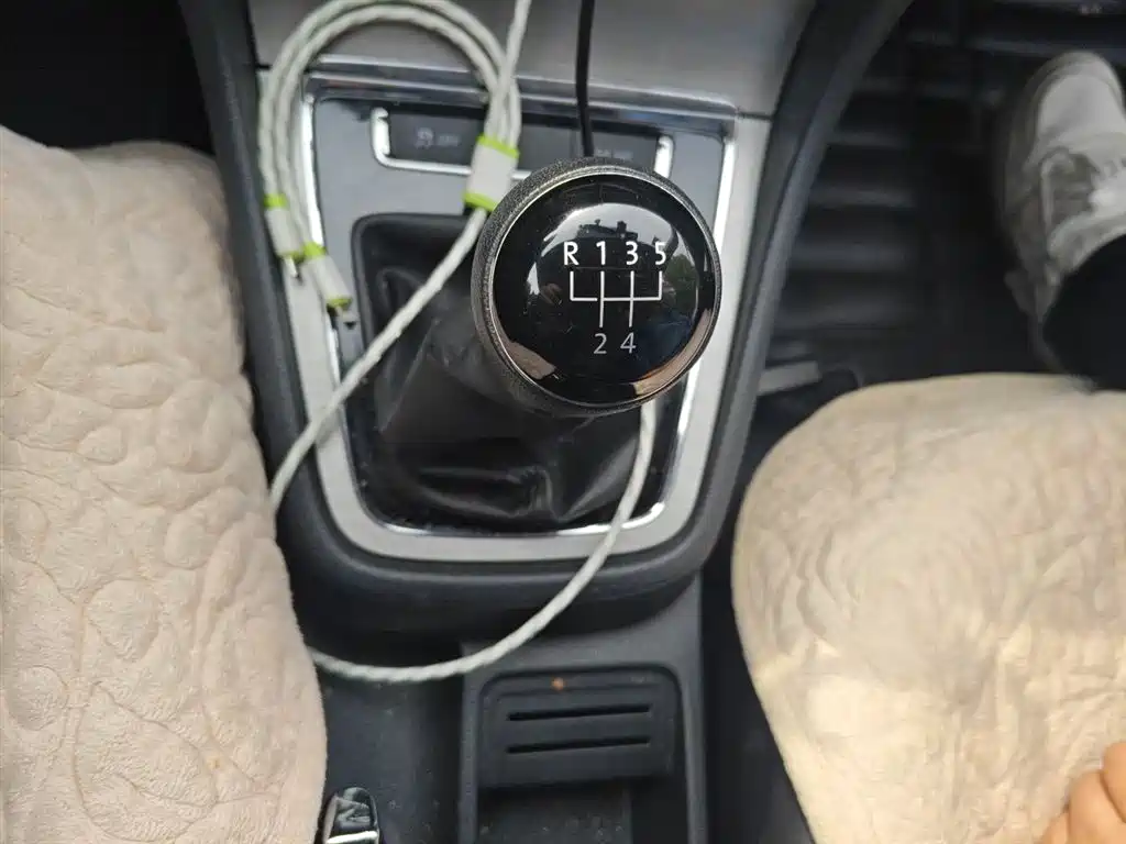 Volkswagen Lavida 2013 1.6L Manual Comfort Edition фото 7