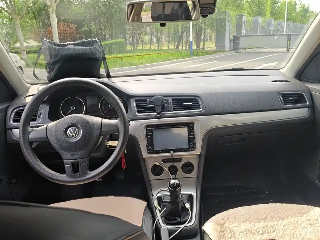 Volkswagen Lavida 2013 1.6L Manual Comfort Edition фото 13