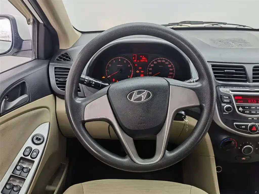 HYUNDAI RENA