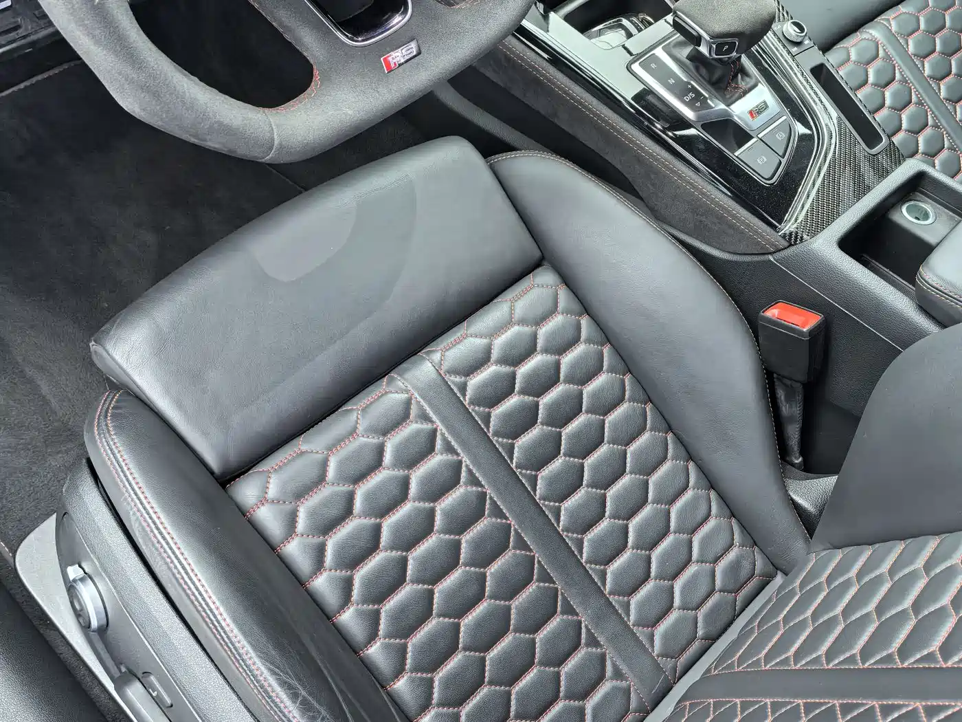 Audi RS 4 2021 RS4 Avant Dark Gold Edition фото 12