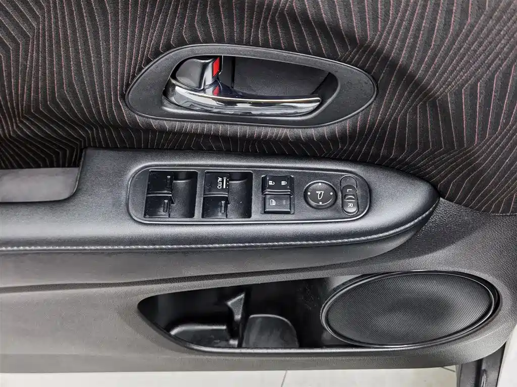 Honda XR-V 2015 1.5L LXi CVT Classic Edition фото 9