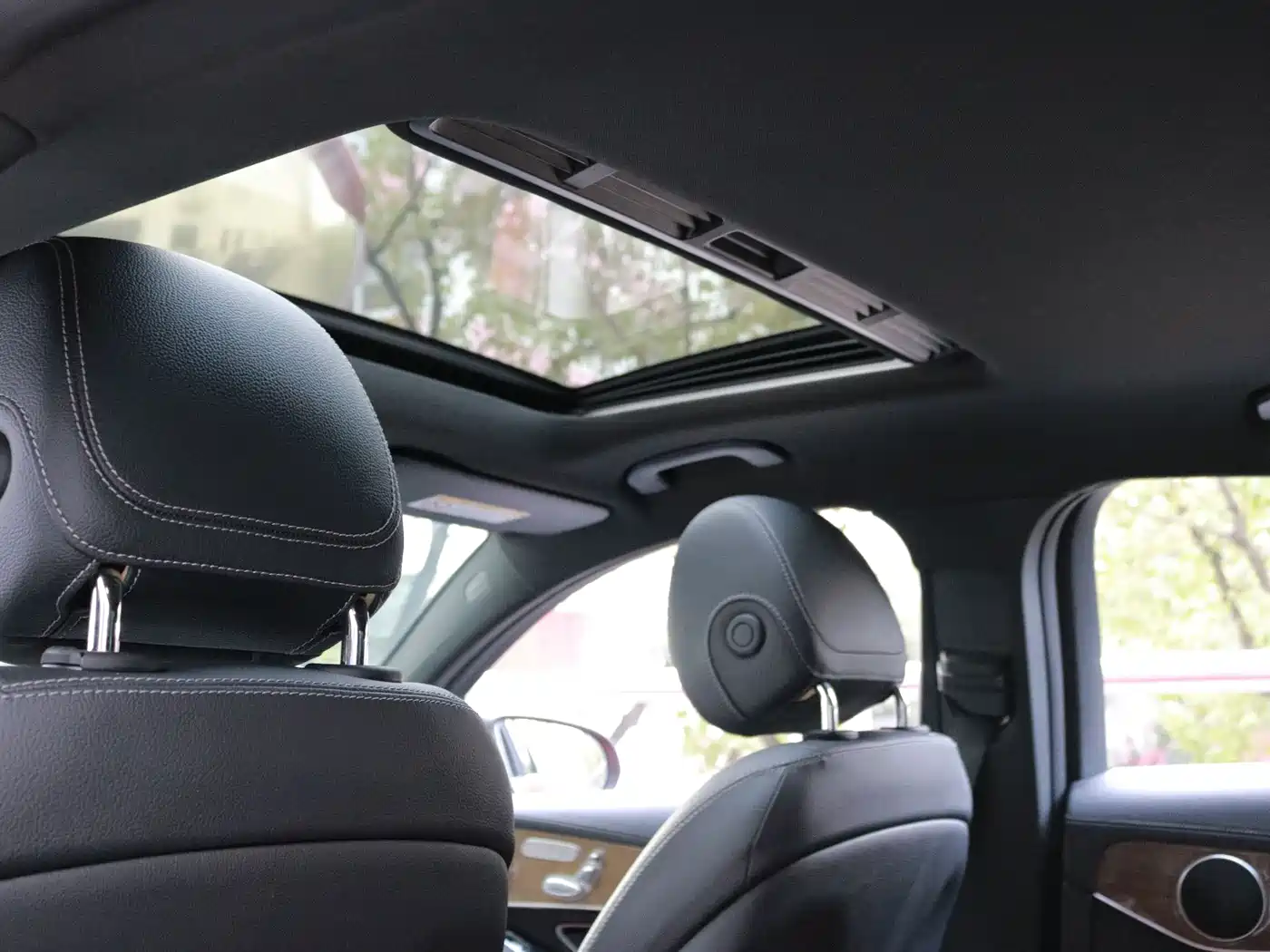 Mercedes-Benz GLC Coupe 2017 GLC 260 4MATIC Coupe SUV фото 9