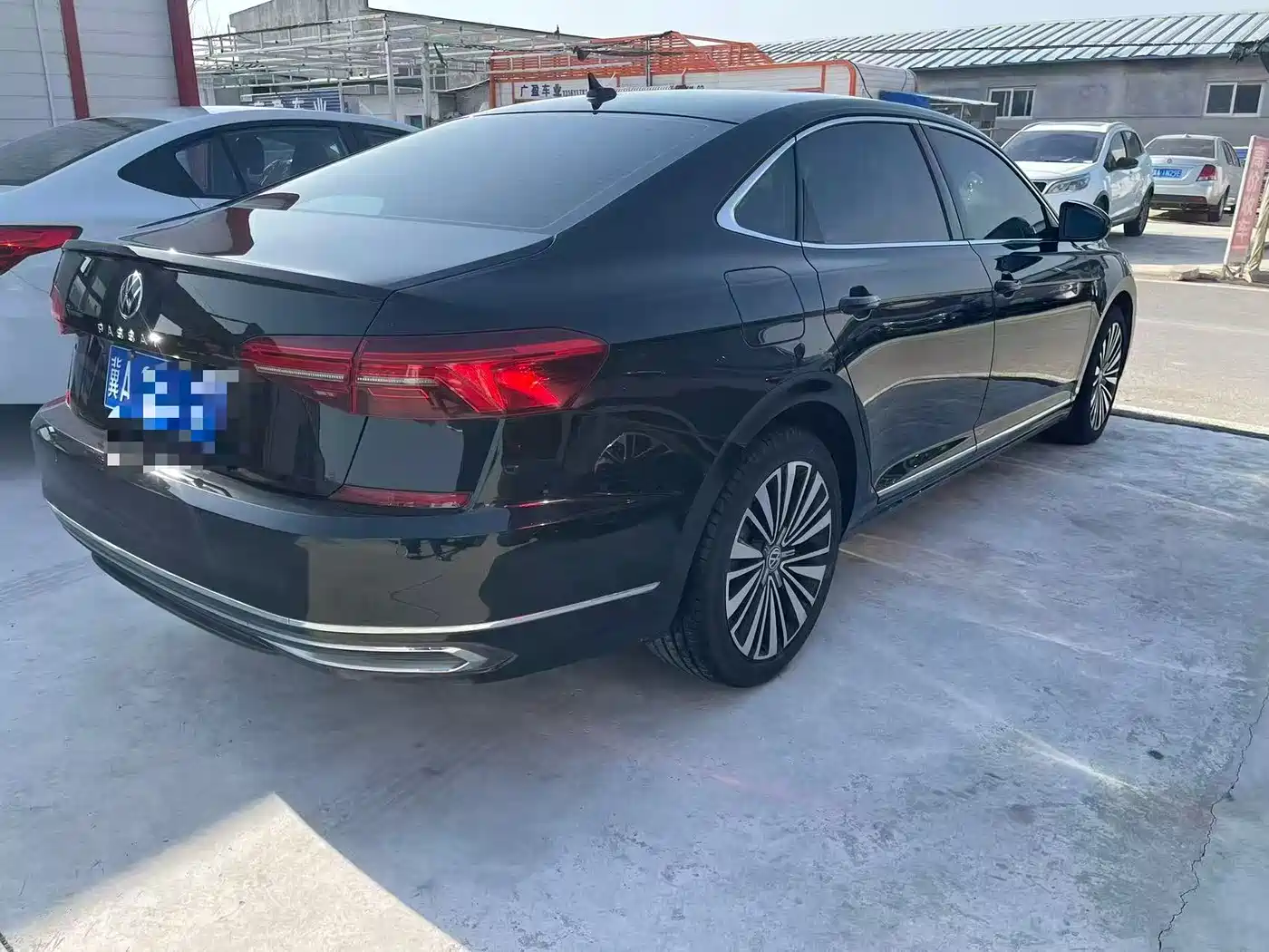 VOLKSWAGEN PASSAT