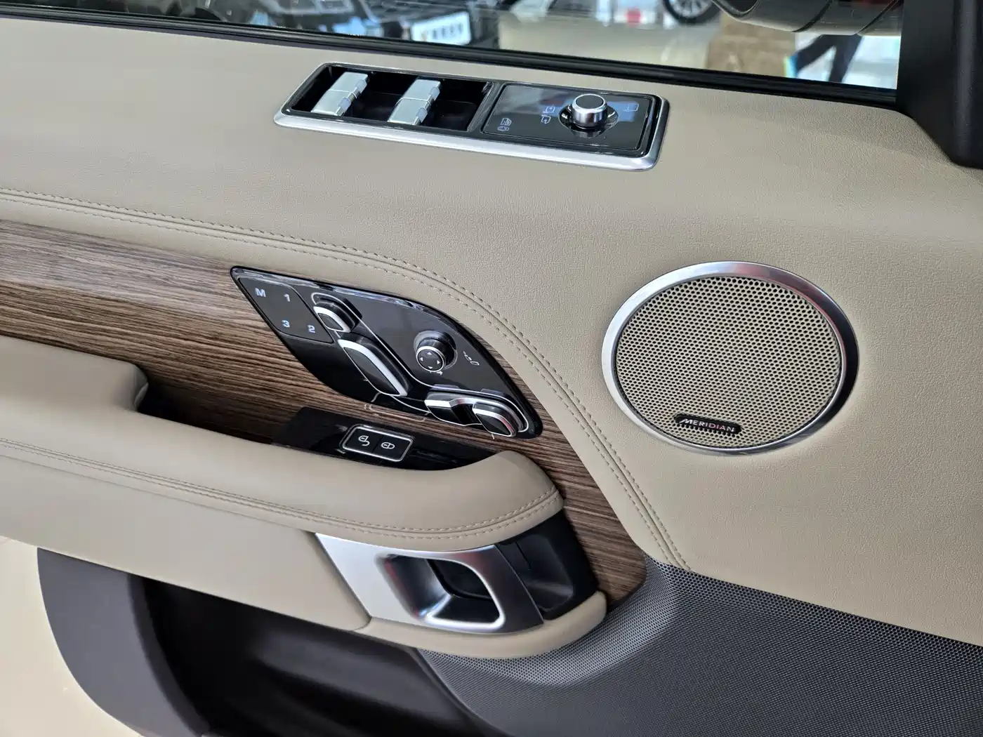 Land Rover Range Rover 2019 3.0 SCV6 Heritage Edition фото 28
