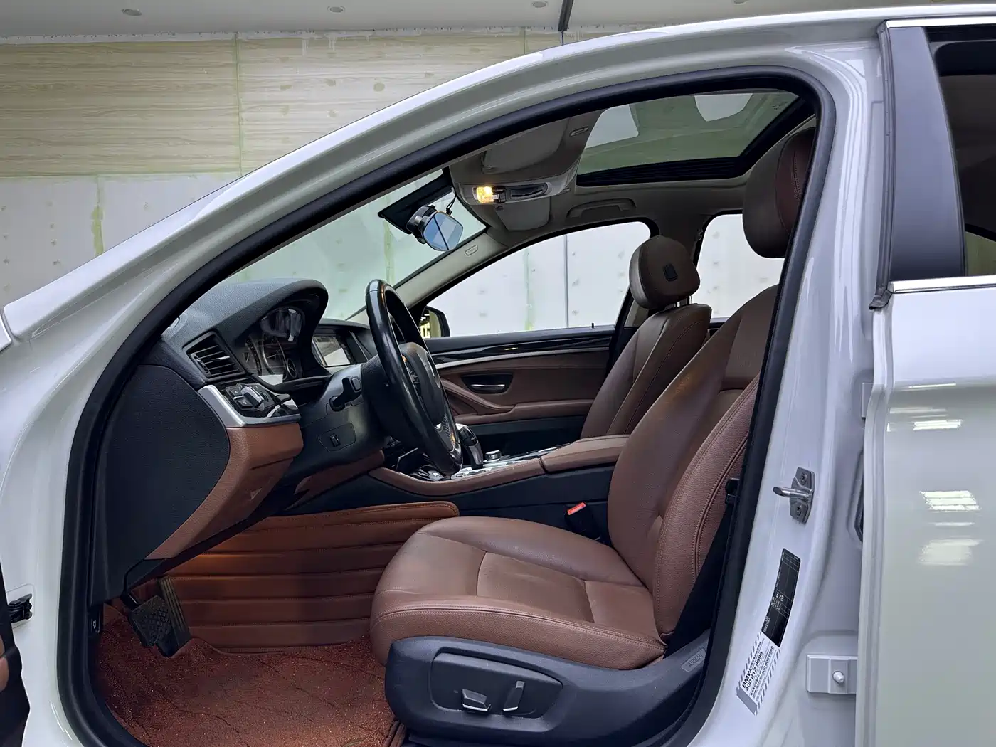 BMW 5 Series 2017 525Li Leading Edition фото 8