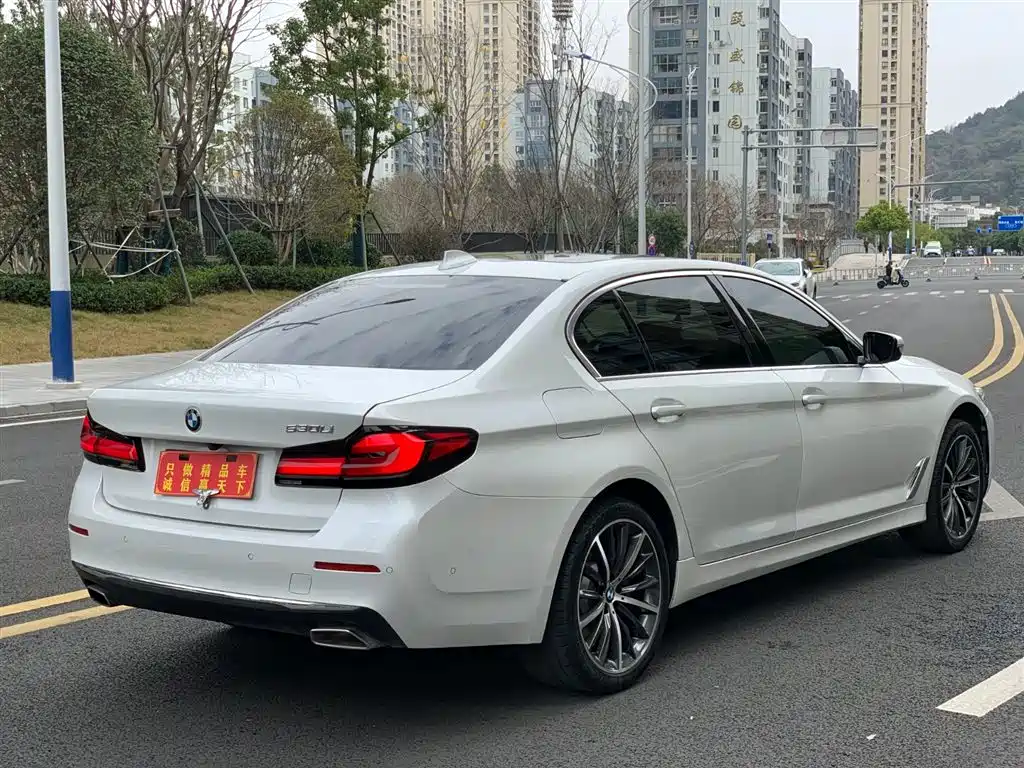 BMW 5 Series 2022 Model Third Facelift 530Li Premium M Sport Package фото 4