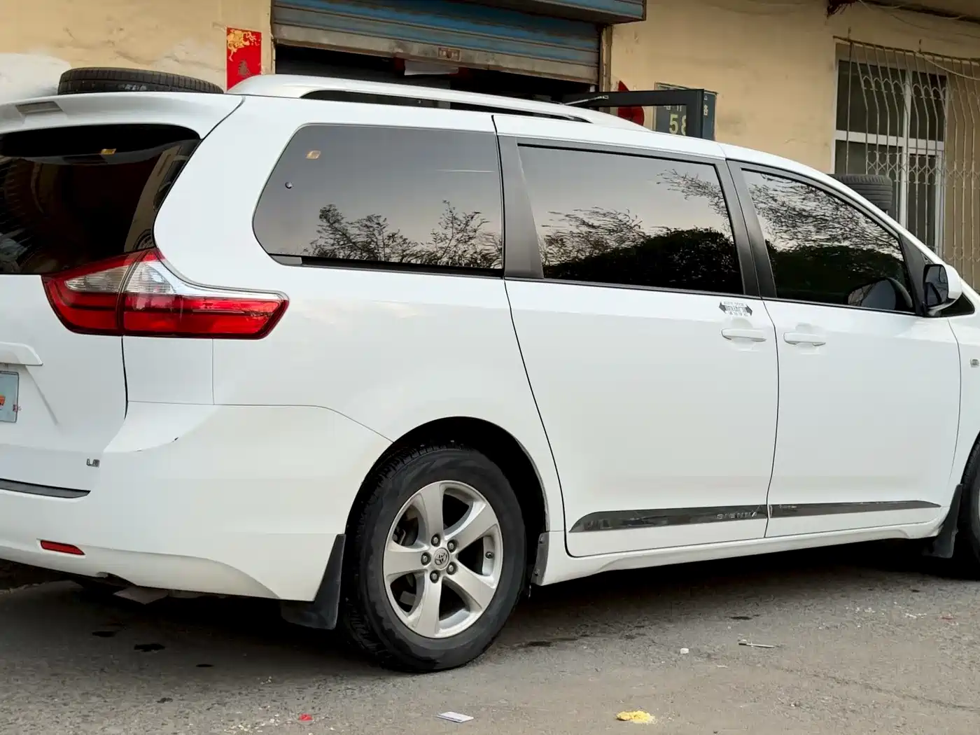Toyota Sienna 2015 3.5L 2WD LE фото 9