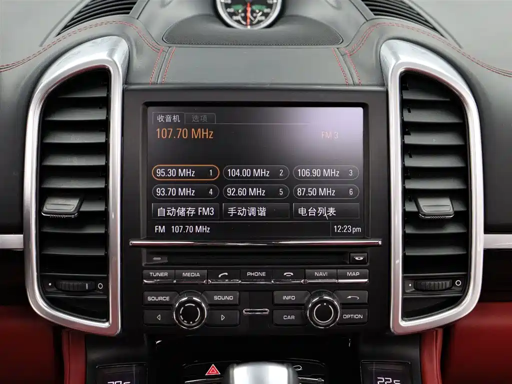 Porsche Cayenne 2014 Cayenne Platinum Edition 3.0T фото 20