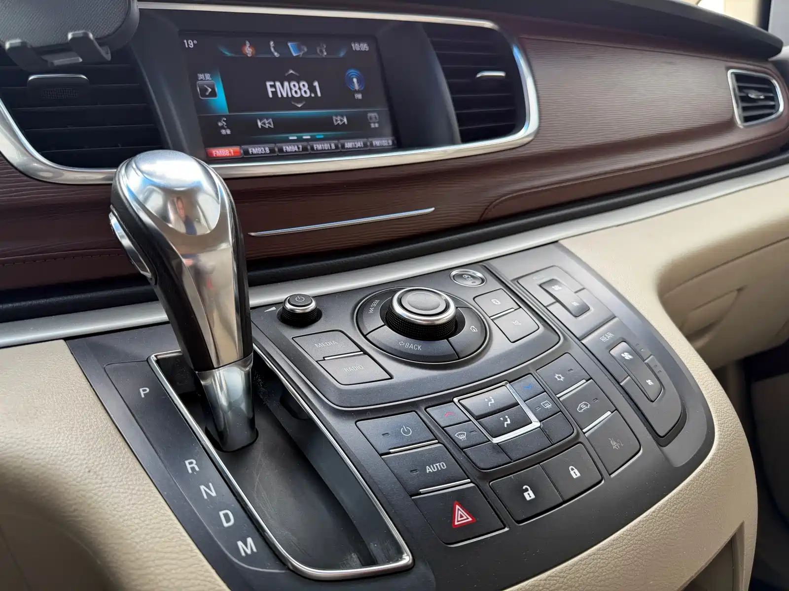 Фото 19 - Buick GL8