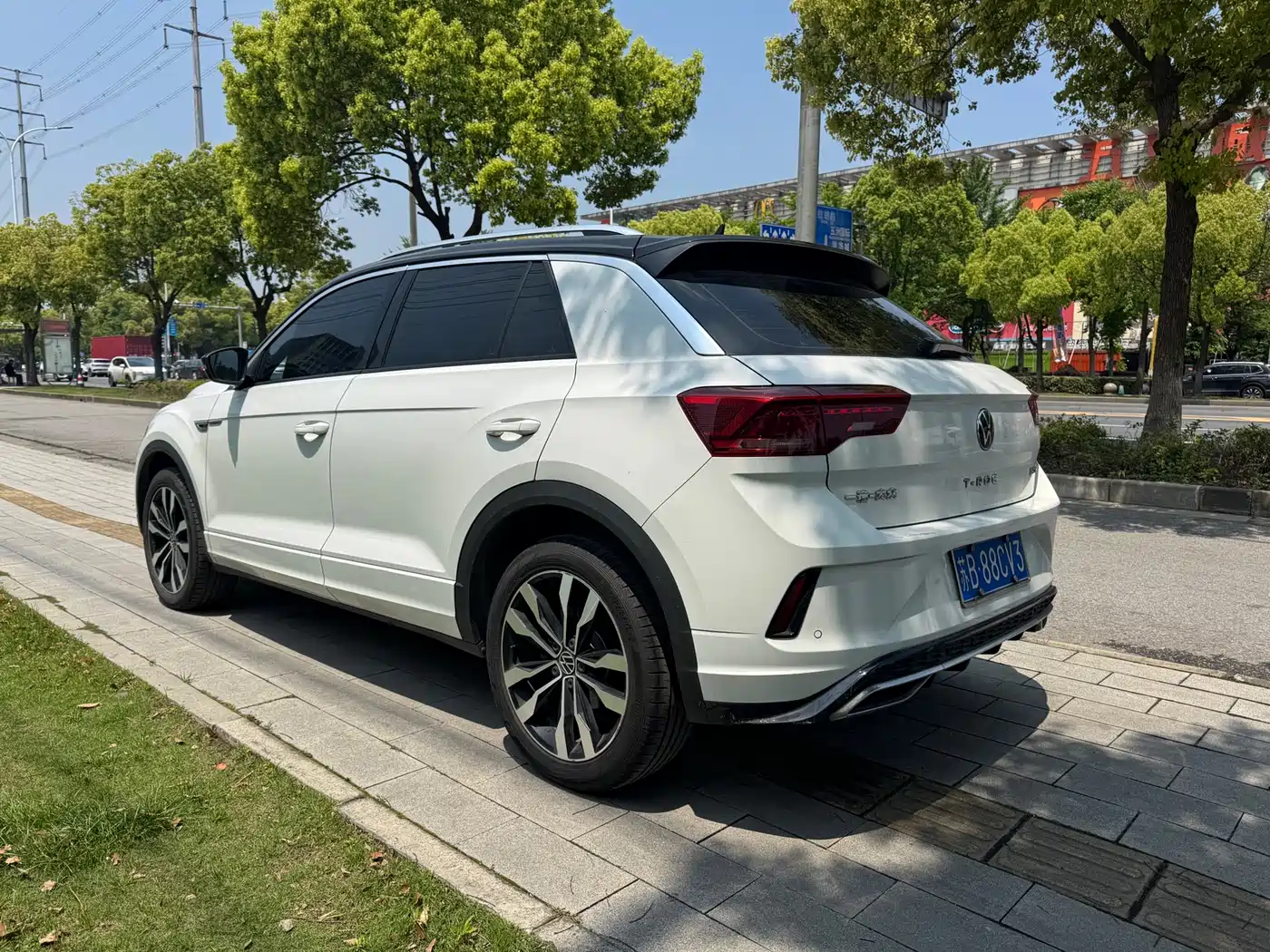 Volkswagen T-ROC 2022 280TSI DSG 2WD R-Line Pro PLUS фото 4