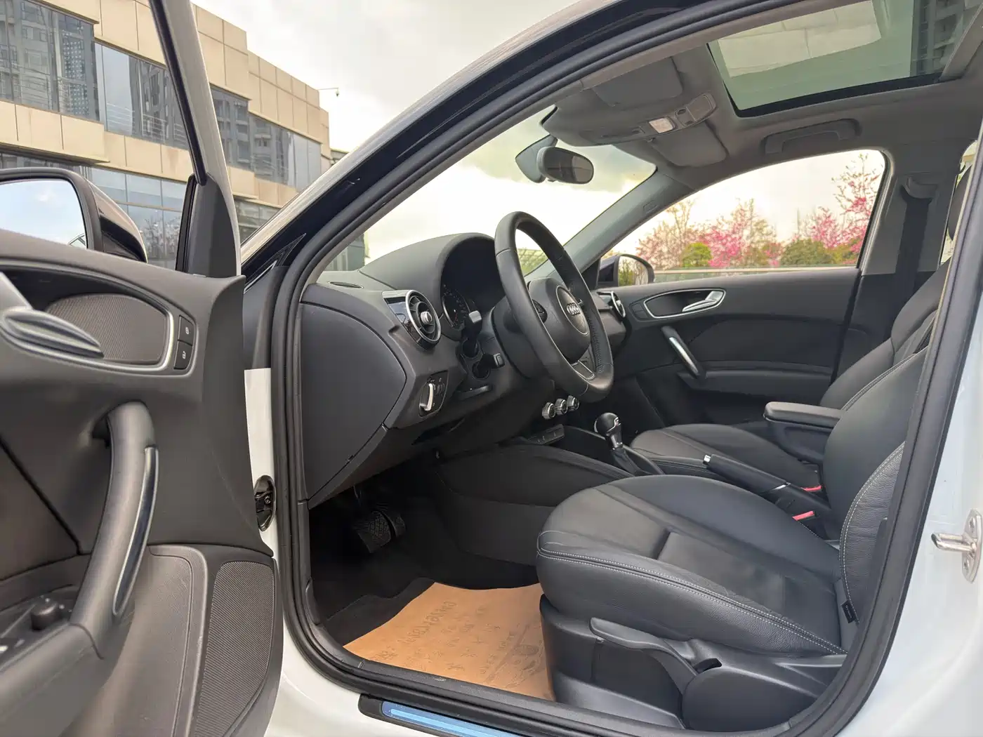 Audi A1 2014 30 TFSI Sportback Comfort фото 4