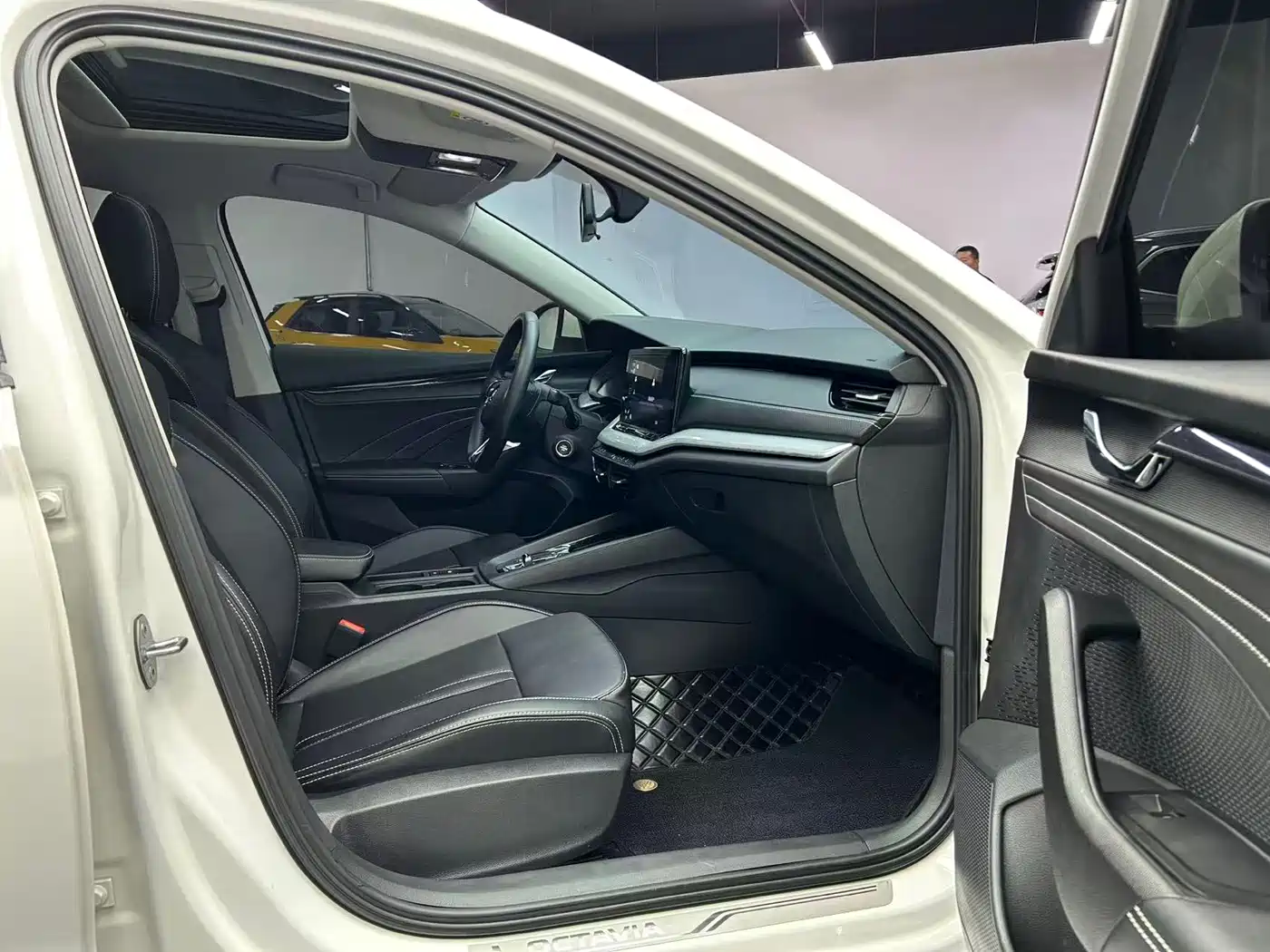 Škoda Octavia 2022 PRO TSI280 Premium Edition фото 21
