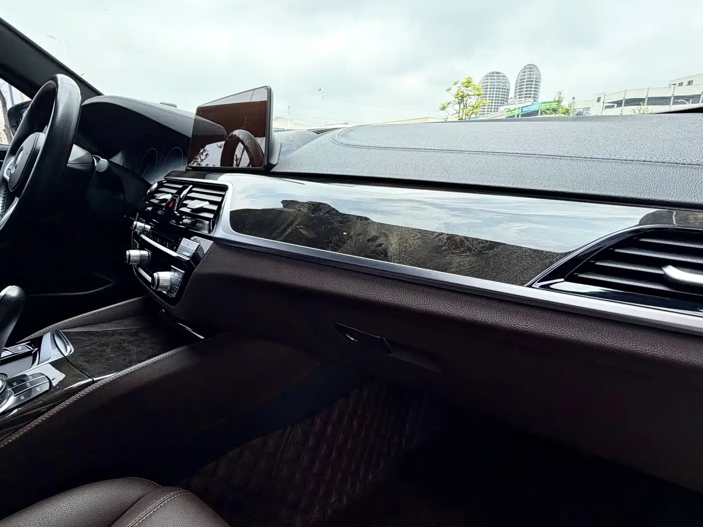 BMW 5 Series 2019 525Li M Sport Package фото 13