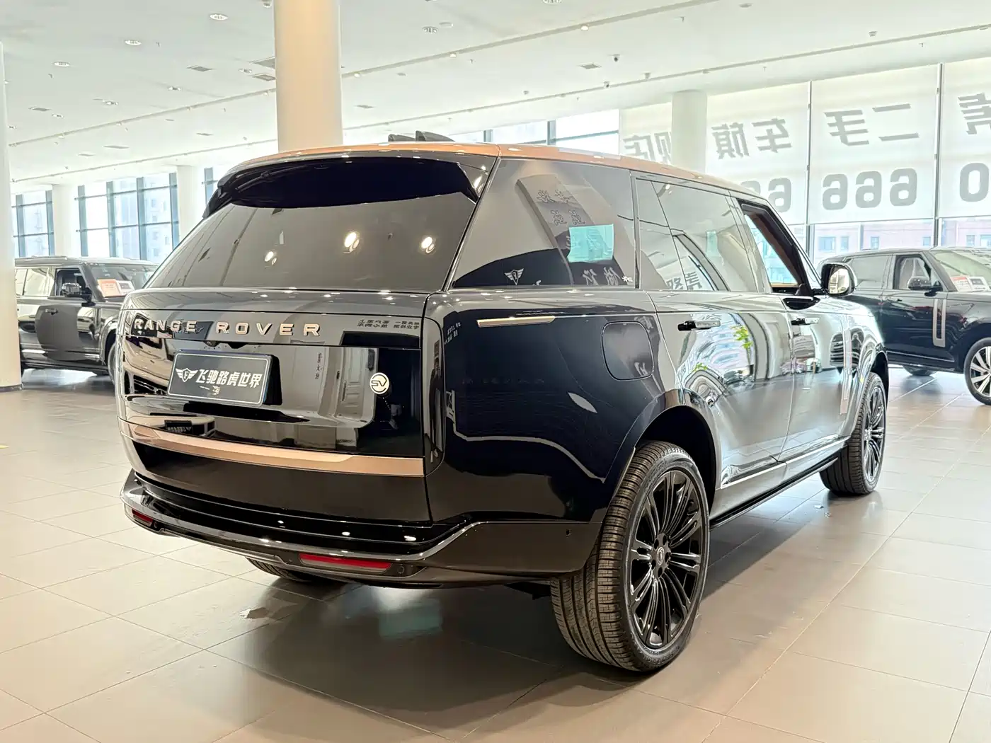Land Rover Range Rover 2023 4.4 V8 SV Ultimate Genesis Extended Edition фото 27