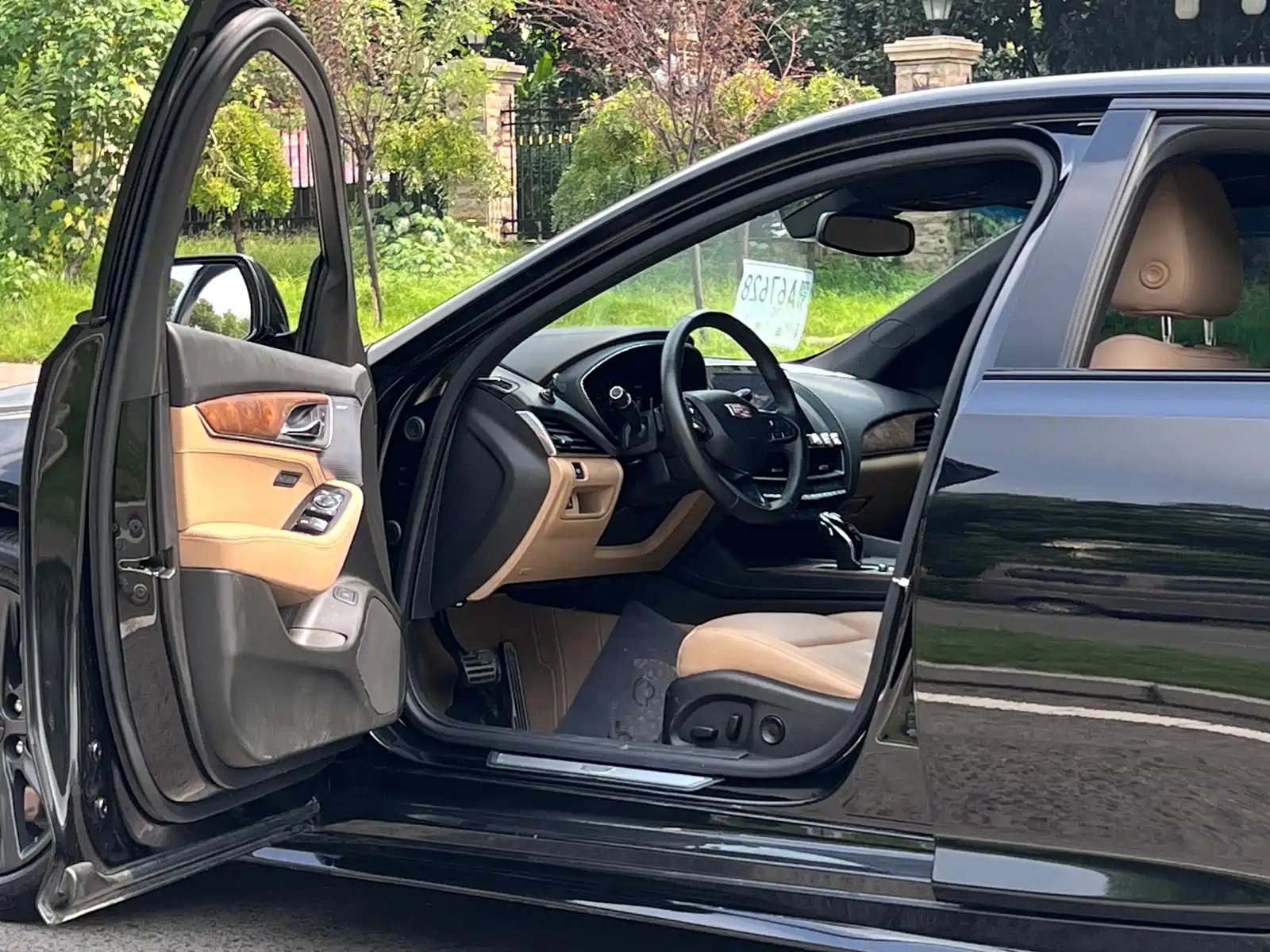 Photo 10 - Cadillac CT5