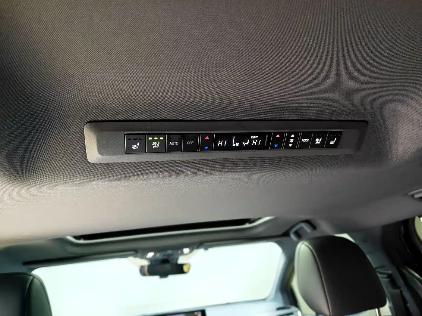 Toyota Sienna 2024 2.5L Hybrid Premium Edition фото 19