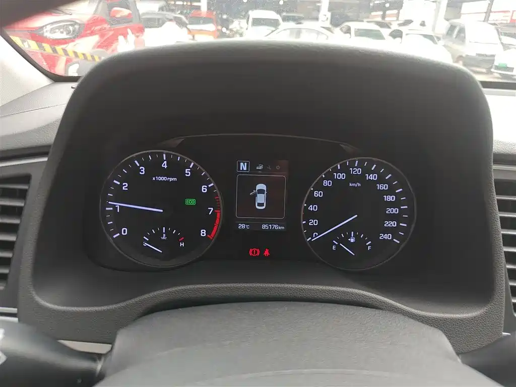 Hyundai Elantra 2016 Model 1.6L Automatic Smart Elite фото 12