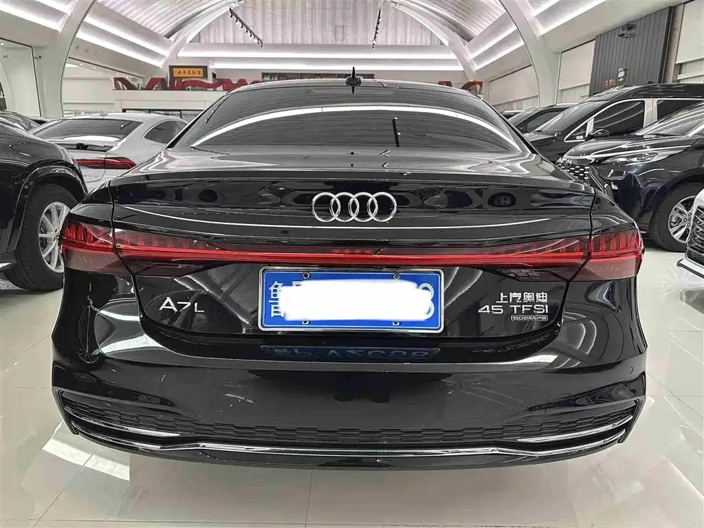 Audi A7L 2025 Model Year 45 TFSI quattro Premium фото 19