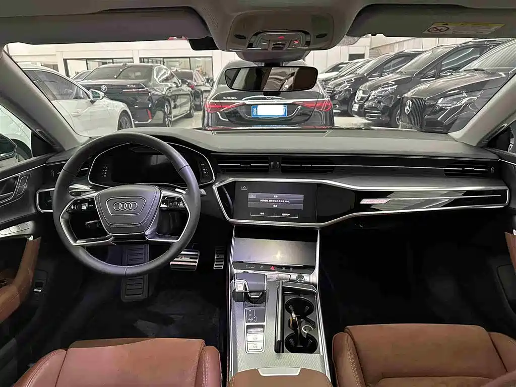 Audi A7L 2025 Model Year 45 TFSI quattro Premium фото 13