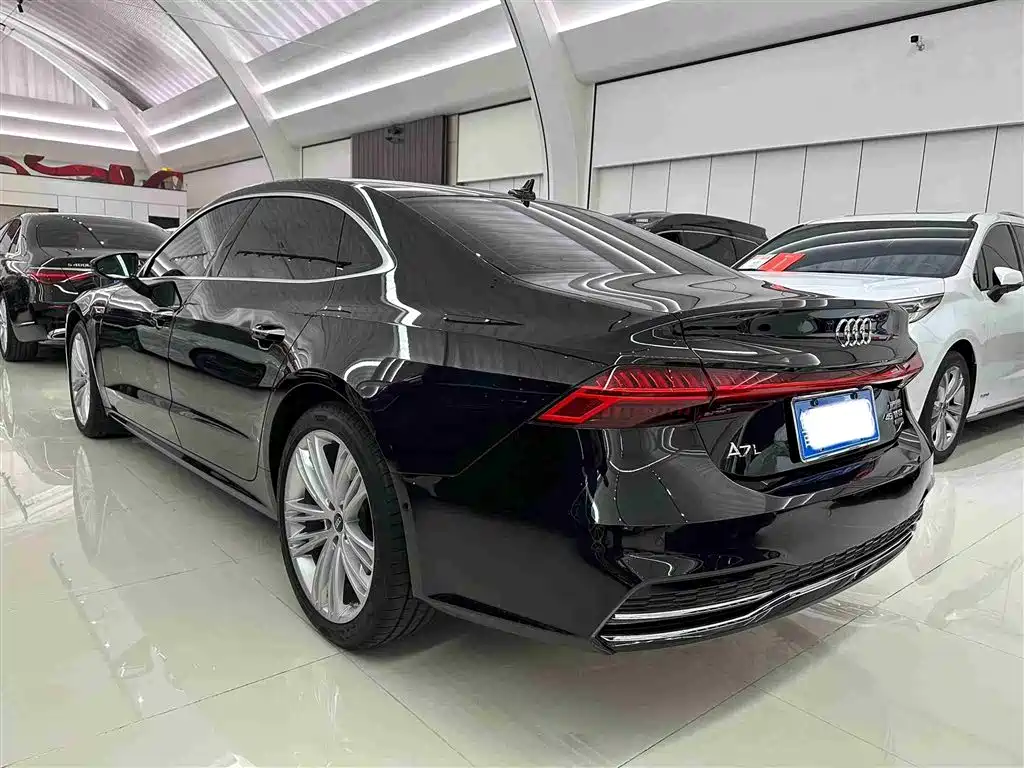 Audi A7L 2025 Model Year 45 TFSI quattro Premium фото 20