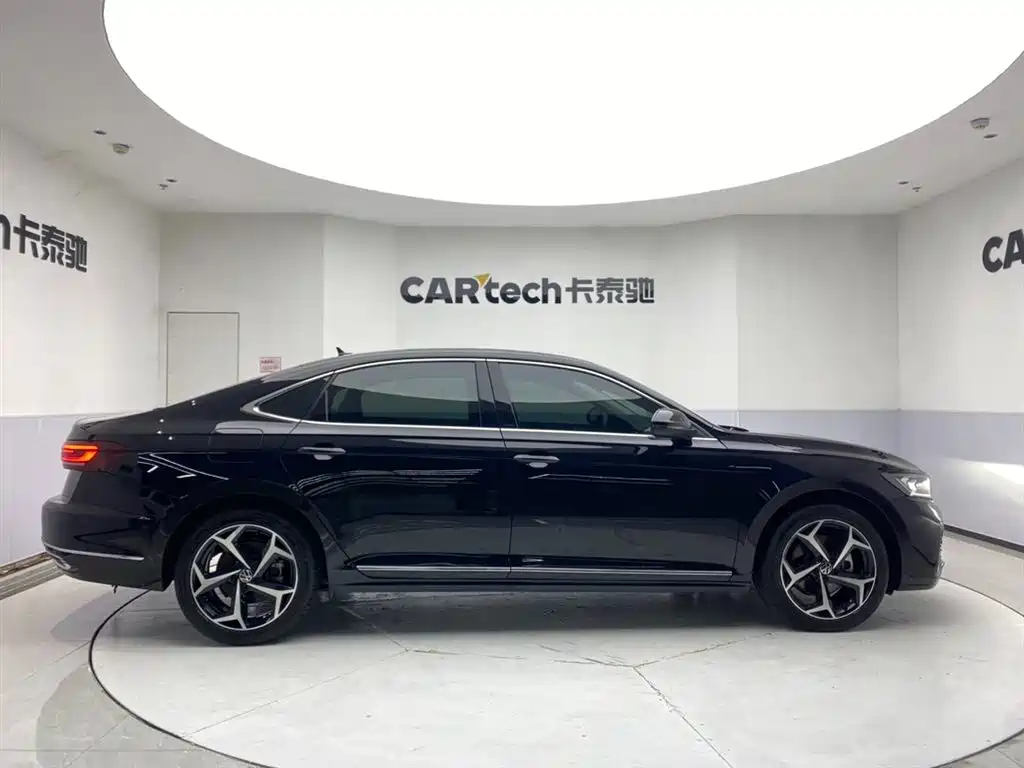 Volkswagen Passat 2023 Facelift 330TSI Starlight Elite Edition фото 4