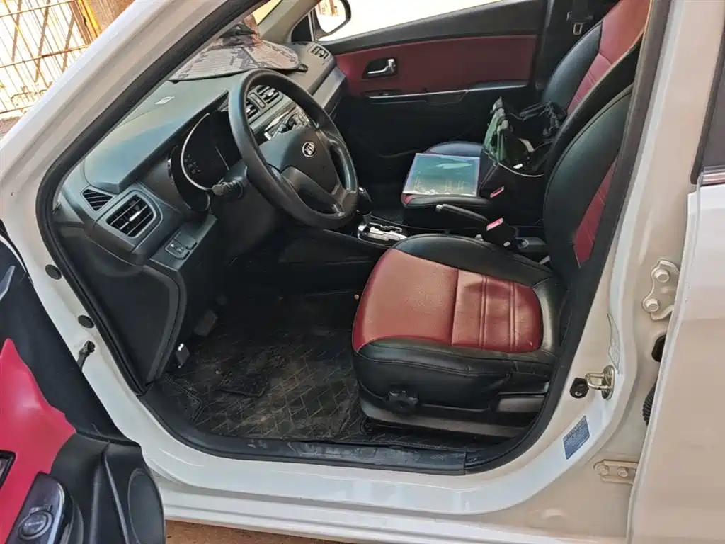 Kia K2 2015 Hatchback 1.4L AT GLS Cool Edition фото 15