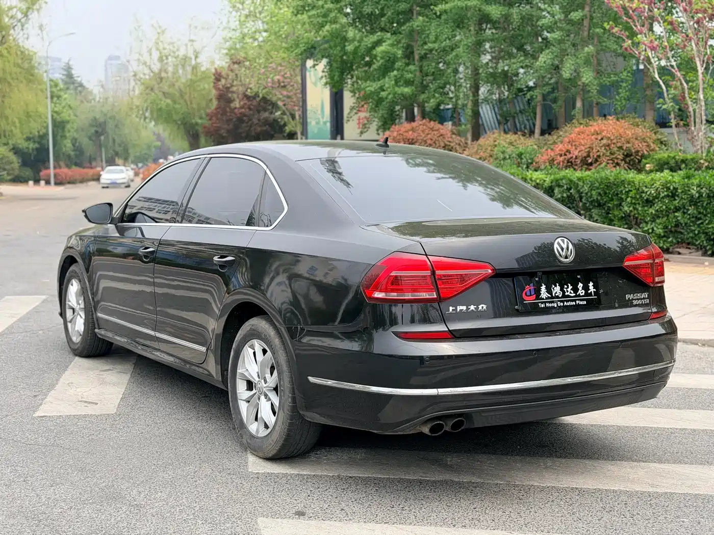 Volkswagen Passat 2015 1.8TSI Automatic Prestige Edition фото 4