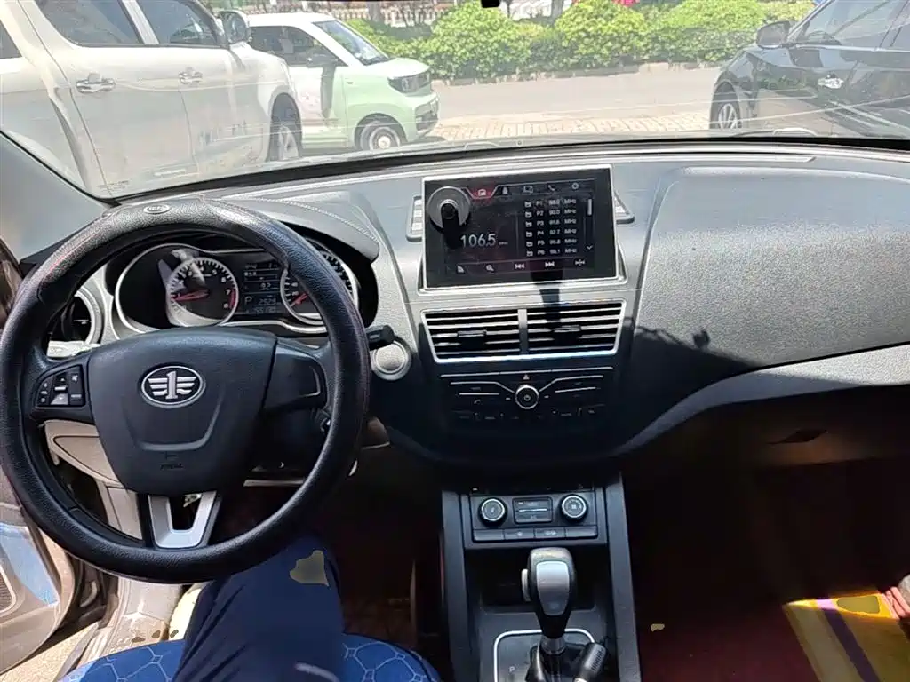 Besturn X40 2017 2017 1.6L Automatic Luxury