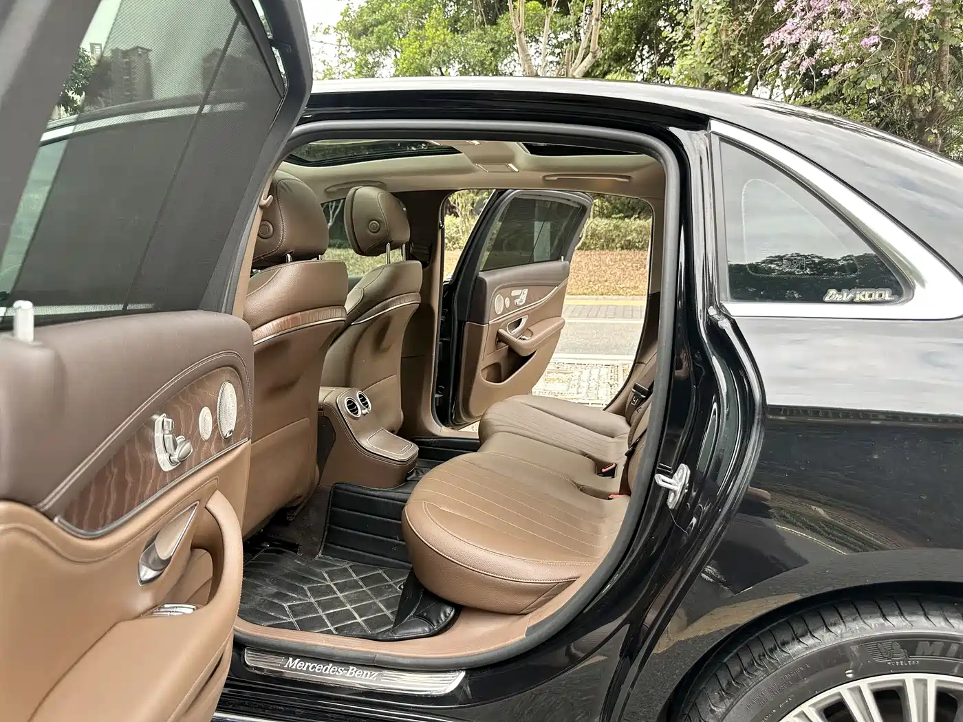 Mercedes-Benz E-Class 2022 E 300 L Luxury фото 11