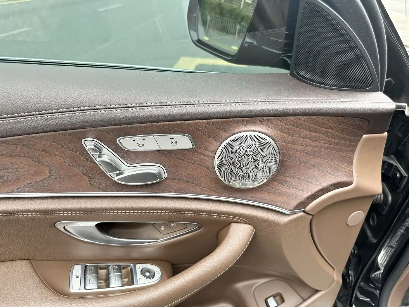 Mercedes-Benz E-Class 2022 E 300 L Luxury фото 16