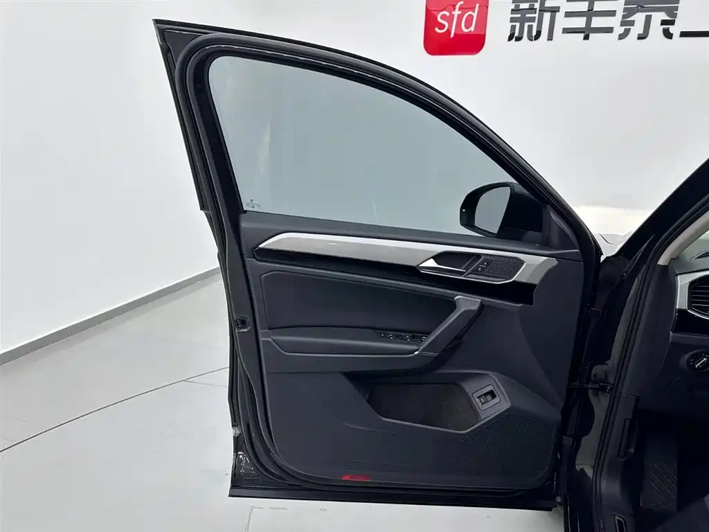 Volkswagen Tayron 2021 330TSI 2WD Luxury Smart Connect Edition 8