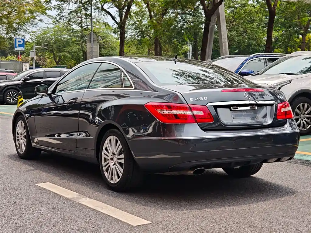 Mercedes-Benz E-Class (Import) 2010 E 260 CGI Coupe фото 7