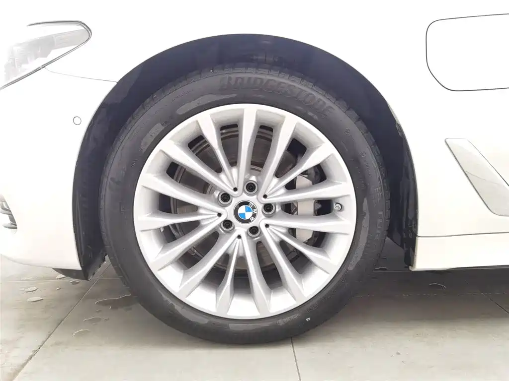 BMW 5 SERIES NEW ENERGY