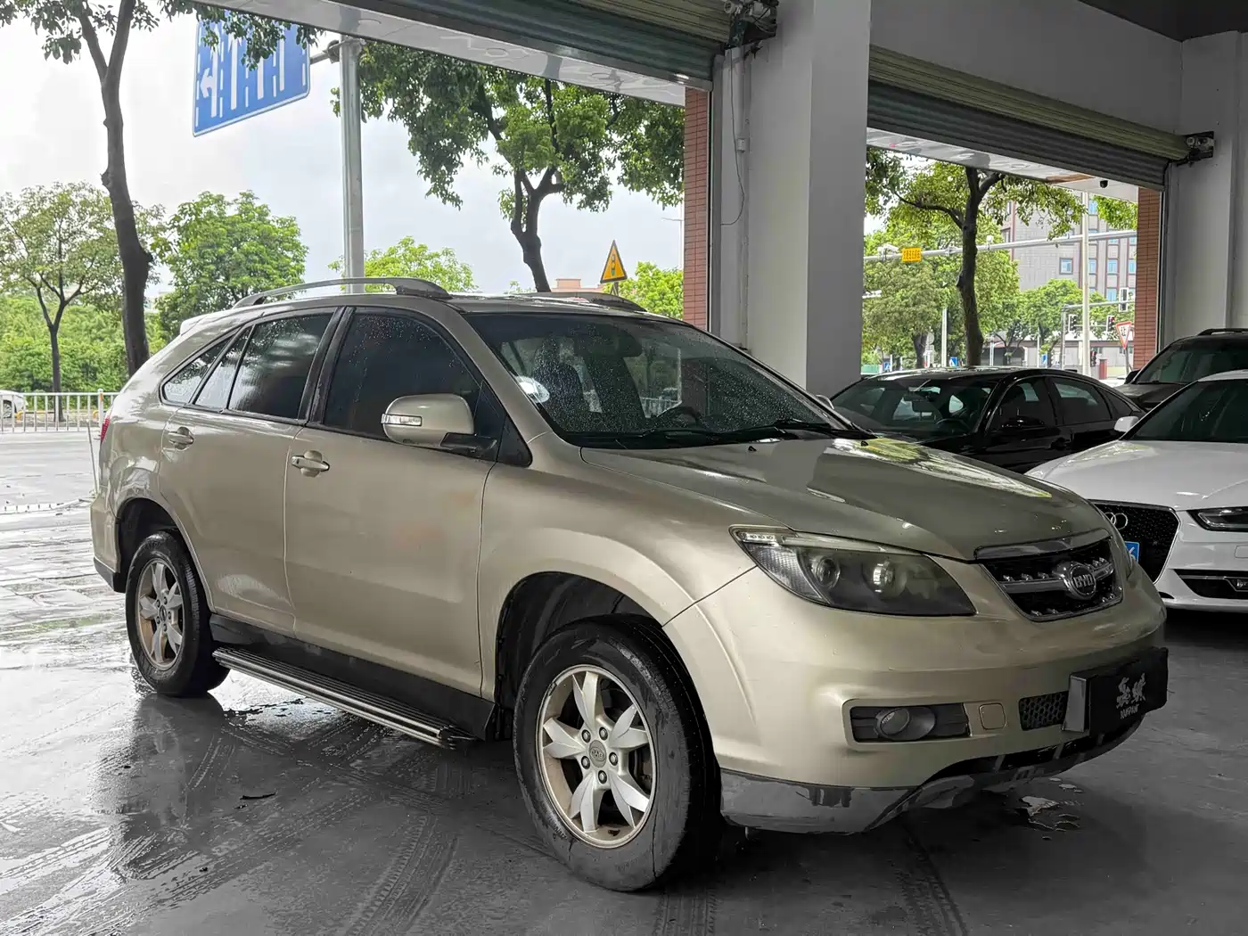 BYD S6 2014 2013 Joy Edition 2.0L Manual Luxury 5-seater